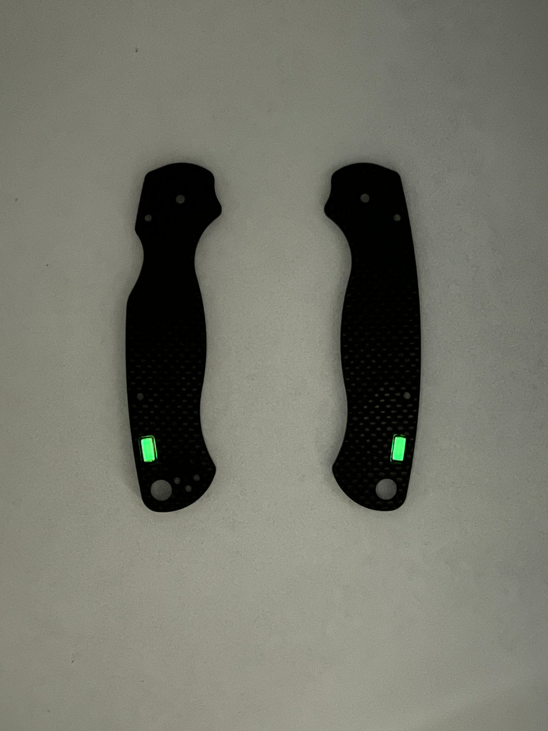 Carbon Fiber Paramilitary 2 Scales